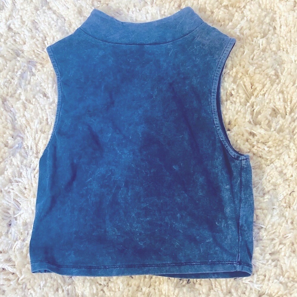 Sleeveless Blue Mock Neck Top, M - Picture 2 of 2
